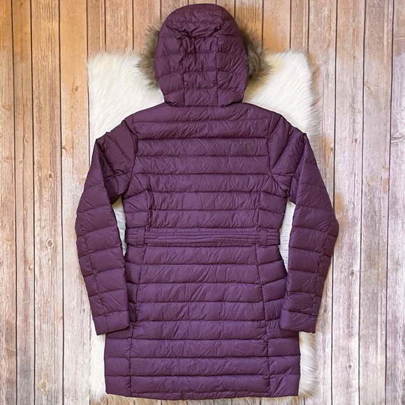 The North Face Women’s Transverse Belted Parka In Blackberry Wine - Picture 7 of 10